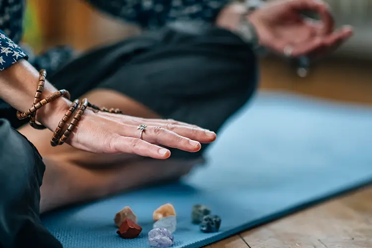 Illustrative imagery representing the seven main chakra points along the body